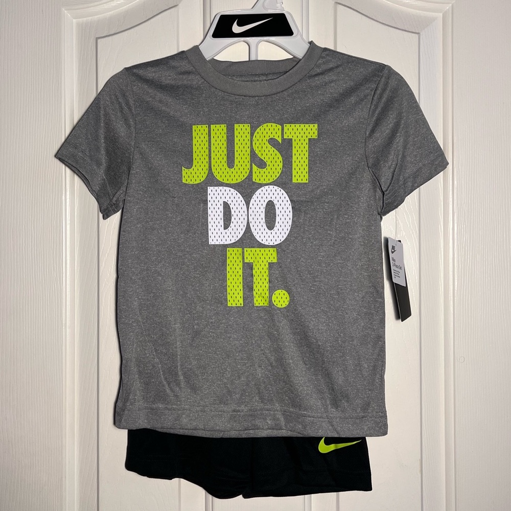 Nike 2-Piece Set, Size 6